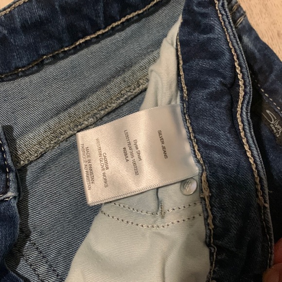 Women’s blue Jean shorts made by silver size 28 - Picture 2 of 4